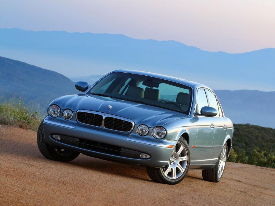 Jaguar XJ8 2003 года  (US) (фото 7 из 7)